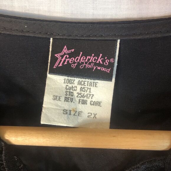 Fredrick's of Hollywood Size 2x Black w Black Trim Button Up Blouse Acetate - Picture 7 of 11